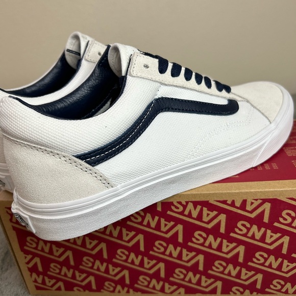 Vans Old Skool Vans Club White/Navy Women Size 10, Men Size 8.5 - Picture 5 of 12